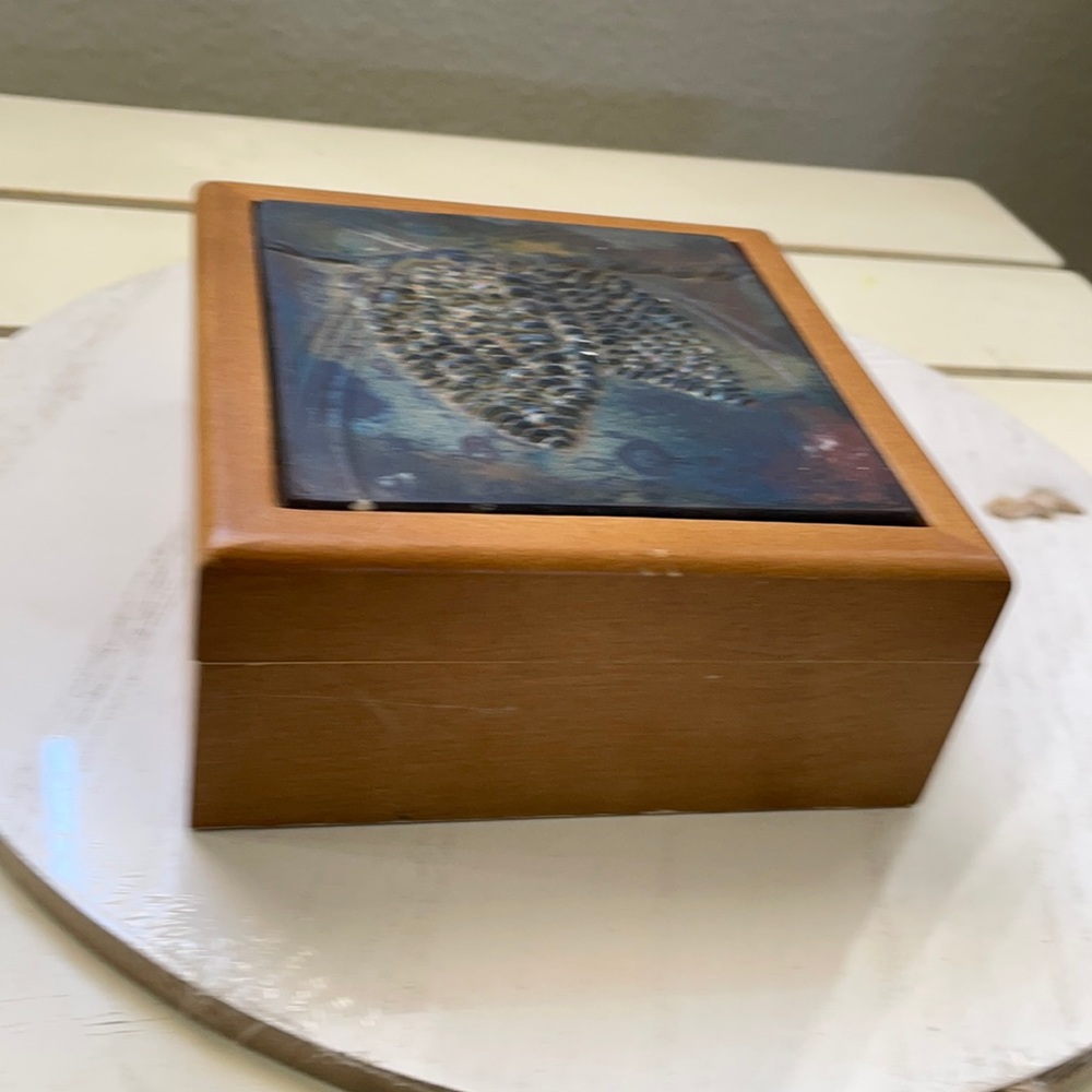 Vintage wood jewelry trinket box